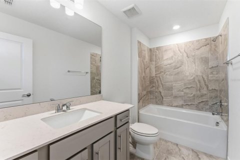 House in Parrish, Florida 5 bedrooms, 242.94 sq.m. № 2127216 - photo 13