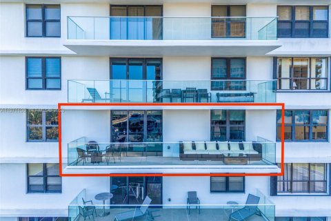 Condo in Bal Harbour, Florida, 2 bedrooms  № 2033958 - photo 2