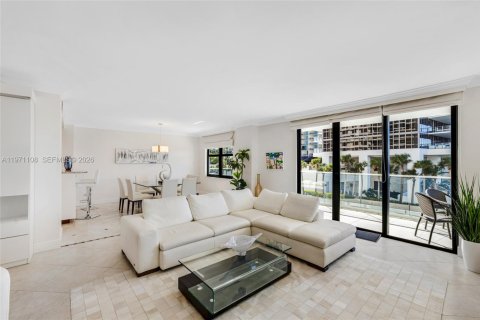 Condo in Bal Harbour, Florida, 2 bedrooms  № 2033958 - photo 18