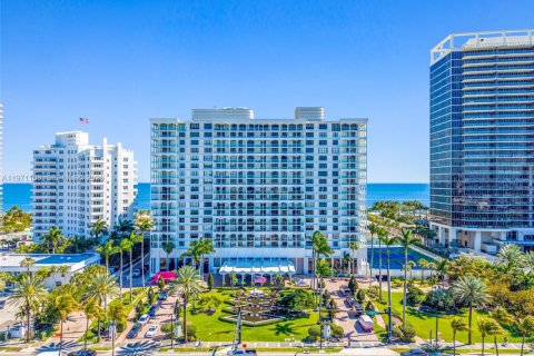 Condo in Bal Harbour, Florida, 2 bedrooms  № 2033958