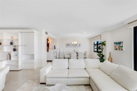 Condo in Bal Harbour, Florida, 2 bedrooms  № 2033958 - photo 7