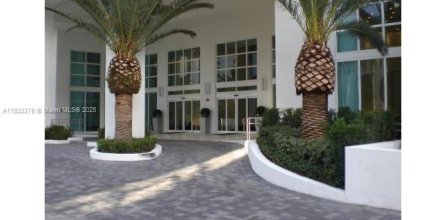Condo in Miami, Florida, 2 bedrooms № 1888775