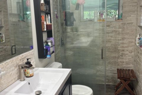 Villa ou maison à louer à West Miami, Floride: 4 chambres, 162.58 m2 № 1977340 - photo 7