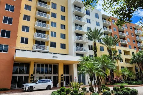 Condo in Aventura, Florida, 2 bedrooms № 1950048 - photo 1