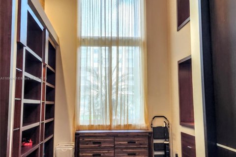 Condo in Aventura, Florida, 2 bedrooms № 1950048 - photo 19