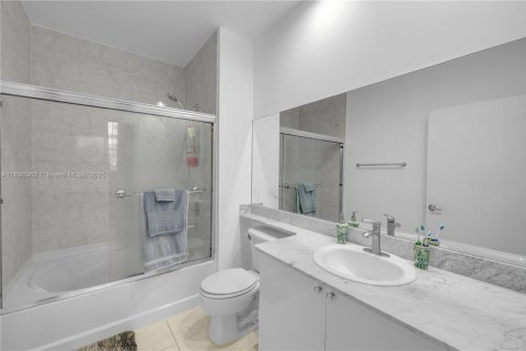 Condo in Aventura, Florida, 2 bedrooms № 1950048 - photo 14