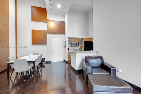 Condo in Aventura, Florida, 2 bedrooms № 1950048 - photo 11