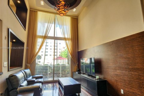 Condo in Aventura, Florida, 2 bedrooms № 1950048 - photo 2