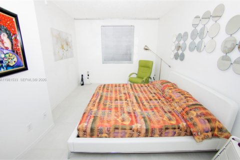 Condo in Sunny Isles Beach, Florida, 1 bedroom  № 2042968 - photo 11