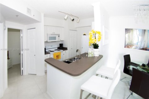 Condo in Sunny Isles Beach, Florida, 1 bedroom  № 2042968 - photo 7