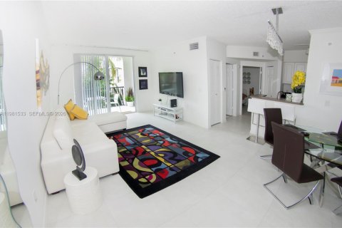 Condo in Sunny Isles Beach, Florida, 1 bedroom  № 2042968