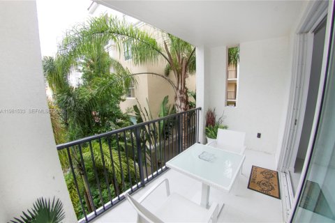Condo in Sunny Isles Beach, Florida, 1 bedroom  № 2042968 - photo 26