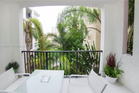 Condo in Sunny Isles Beach, Florida, 1 bedroom  № 2042968 - photo 24