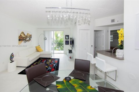 Condo in Sunny Isles Beach, Florida, 1 bedroom  № 2042968 - photo 3