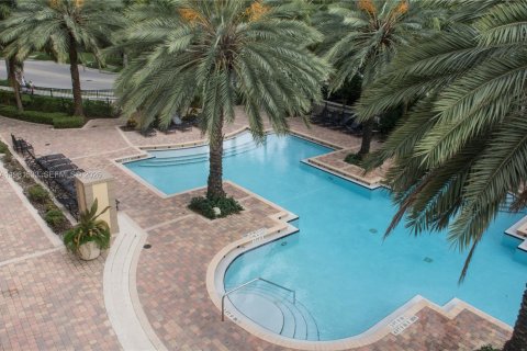 Condo in Sunny Isles Beach, Florida, 1 bedroom  № 2042968 - photo 29