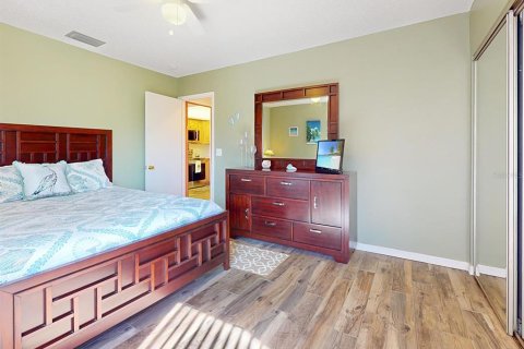 Townhouse in Haines City, Florida 2 bedrooms, 136.01 sq.m. № 2166739 - photo 19