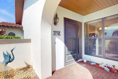 Townhouse in Haines City, Florida 2 bedrooms, 136.01 sq.m. № 2166739 - photo 4
