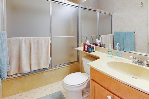 Townhouse in Haines City, Florida 2 bedrooms, 136.01 sq.m. № 2166739 - photo 20