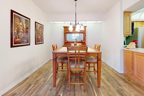 Townhouse in Haines City, Florida 2 bedrooms, 136.01 sq.m. № 2166739 - photo 9