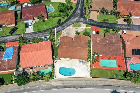 Villa ou maison à vendre à Miami, Floride: 4 chambres, 179.39 m2 № 1991580 - photo 26