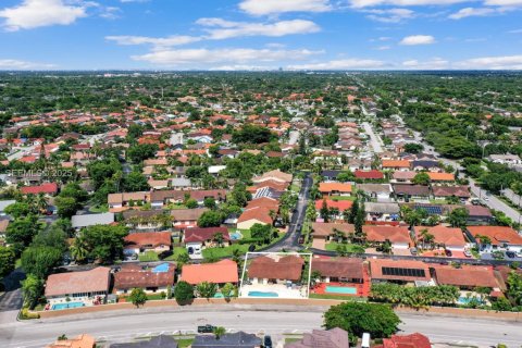 Casa en venta en Miami, Florida, 4 dormitorios, 179.39 m2 № 1991580 - foto 30