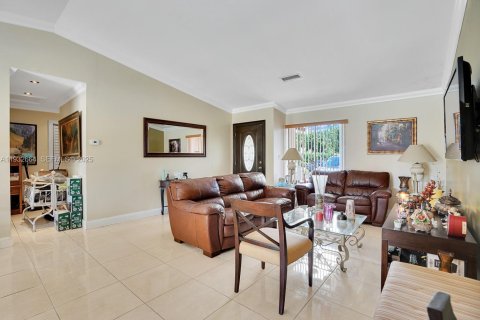 Villa ou maison à vendre à Miami, Floride: 4 chambres, 179.39 m2 № 1991580 - photo 6