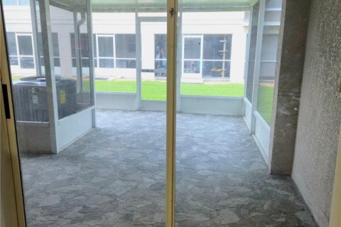 Touwnhouse à vendre à Brandon, Floride: 2 chambres, 129.69 m2 № 2149257 - photo 16