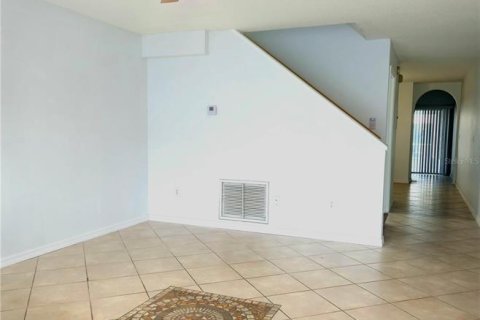 Touwnhouse à vendre à Brandon, Floride: 2 chambres, 129.69 m2 № 2149257 - photo 9