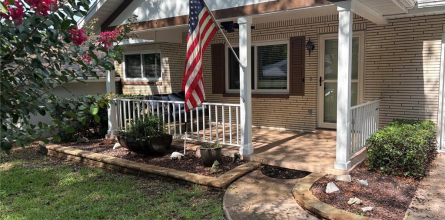 House in Ocala, Florida 2 bedrooms, 116.03 sq.m. № 1751328