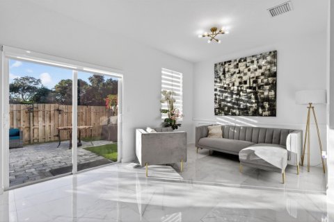 Adosado en venta en Coral Springs, Florida, 3 dormitorios, 124.86 m2 № 2077705 - foto 8