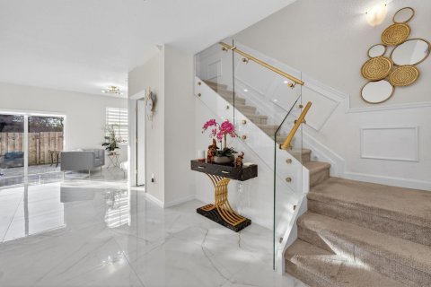 Adosado en Coral Springs, Florida 3 dormitorios, 124.86 m2 № 2077705