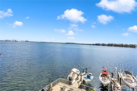 Condominio en venta en Miami, Florida, 2 dormitorios, 92.9 m2 № 1756207 - foto 28