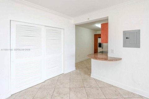 Condominio en venta en Miami Beach, Florida, 1 dormitorio, 83.43 m2 № 2056177 - foto 15