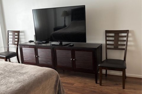 Condominio en alquiler en Hallandale Beach, Florida, 2 dormitorios, 158.86 m2 № 1850757 - foto 12
