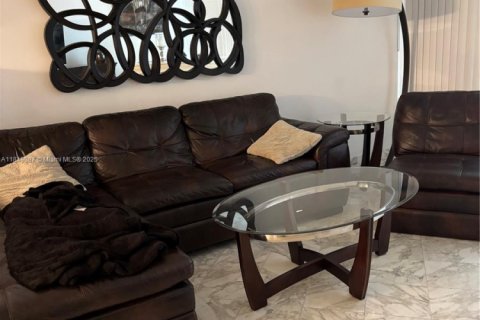 Condominio en alquiler en Hallandale Beach, Florida, 2 dormitorios, 158.86 m2 № 1850757 - foto 19