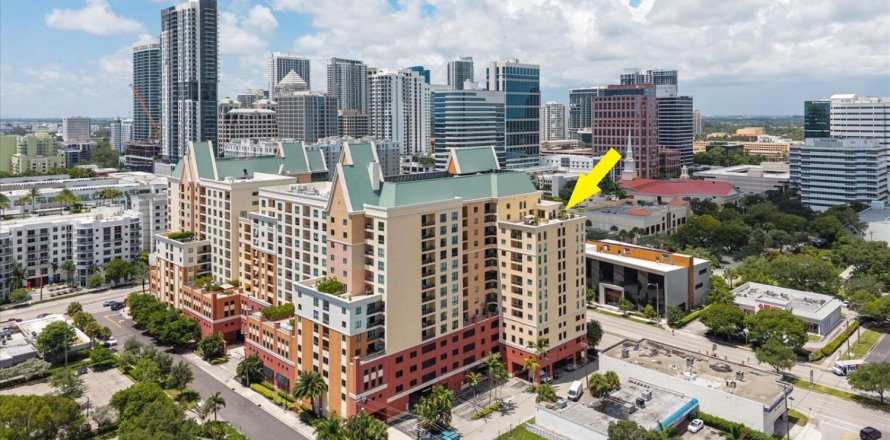 Condo in Fort Lauderdale, Florida, 4 bedrooms  № 2266211