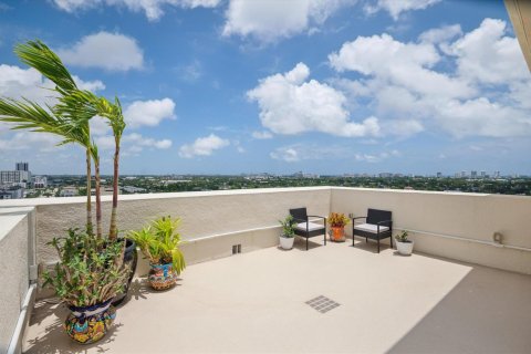 Condo in Fort Lauderdale, Florida, 4 bedrooms  № 2266211 - photo 18