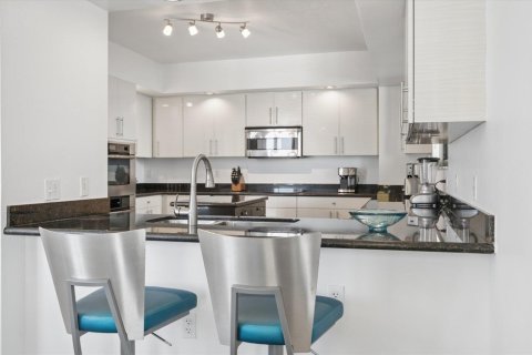 Condo in Fort Lauderdale, Florida, 4 bedrooms  № 2266211 - photo 10