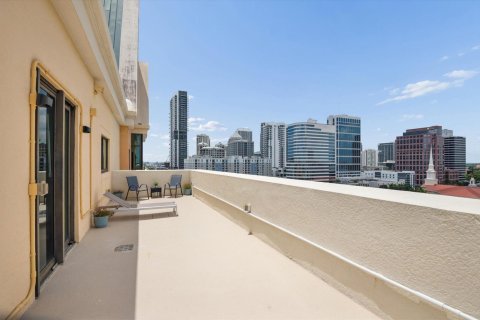 Condo in Fort Lauderdale, Florida, 4 bedrooms  № 2266211 - photo 16