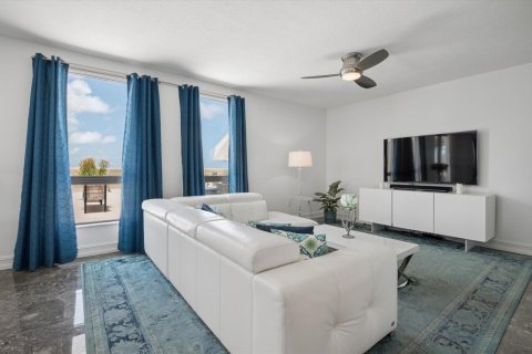 Condo in Fort Lauderdale, Florida, 4 bedrooms  № 2266211 - photo 5
