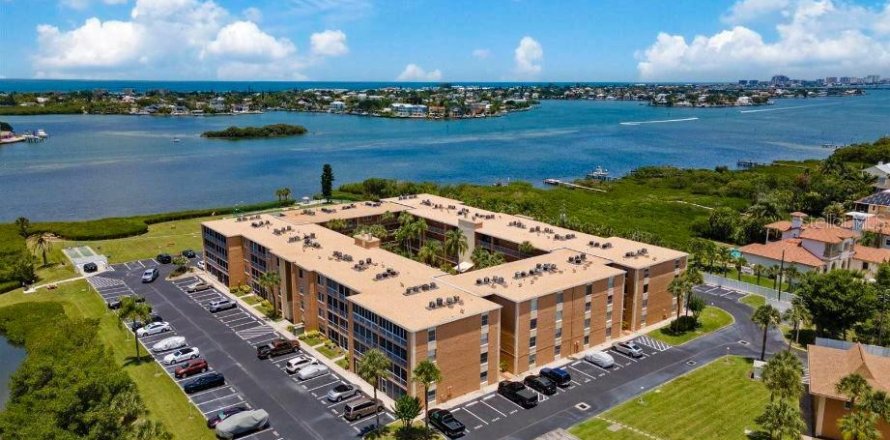 Condo à Largo, Floride, 2 chambres № 1877151