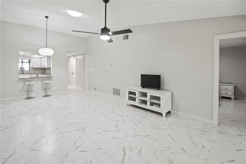 Copropriété à vendre à Bradenton, Floride: 2 chambres, 100.33 m2 № 1882779 - photo 11
