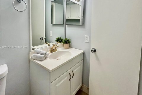 Copropriété à vendre à Boynton Beach, Floride: 1 chambre, 57.97 m2 № 2077385 - photo 15