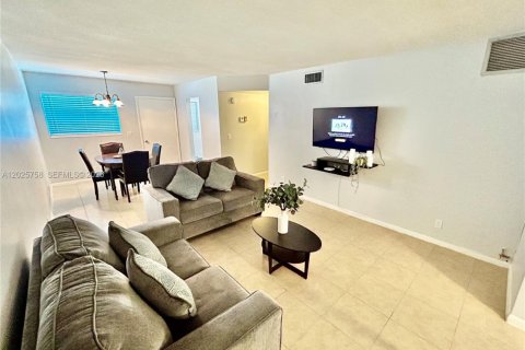 Copropriété à vendre à Boynton Beach, Floride: 1 chambre, 57.97 m2 № 2077385 - photo 9