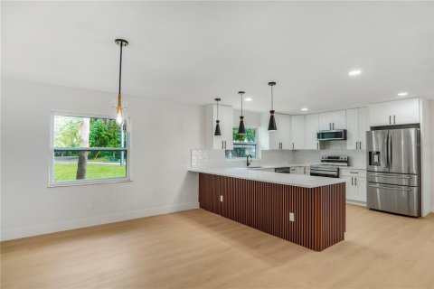 Villa ou maison à vendre à Longwood, Floride: 4 chambres, 201.04 m2 № 2410277 - photo 10