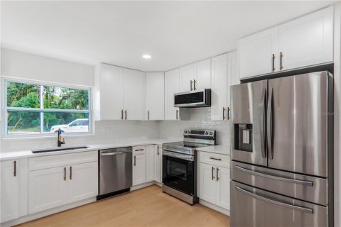 Villa ou maison à vendre à Longwood, Floride: 4 chambres, 201.04 m2 № 2410277 - photo 13