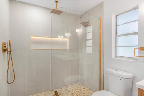 Villa ou maison à vendre à Longwood, Floride: 4 chambres, 201.04 m2 № 2410277 - photo 17