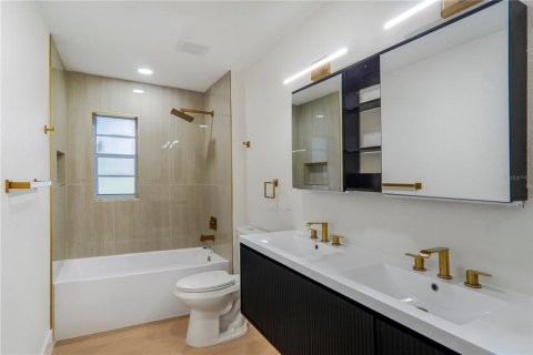 Villa ou maison à vendre à Longwood, Floride: 4 chambres, 201.04 m2 № 2410277 - photo 25