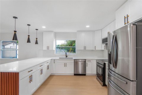 Villa ou maison à vendre à Longwood, Floride: 4 chambres, 201.04 m2 № 2410277 - photo 12