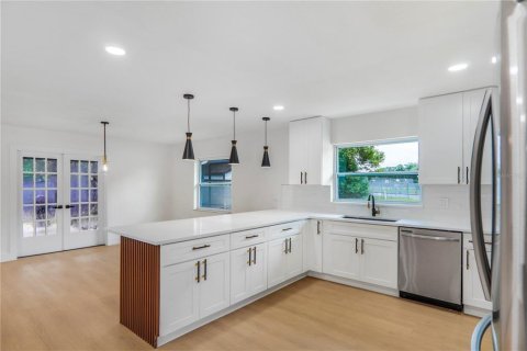 Villa ou maison à vendre à Longwood, Floride: 4 chambres, 201.04 m2 № 2410277 - photo 11